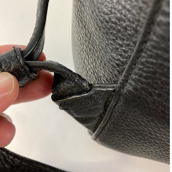 MICHAEL KORS, MEDIUM SIZE BLACK PEBBLED LEATHER BACKPACK (ASIS) - Picture 6 of 16